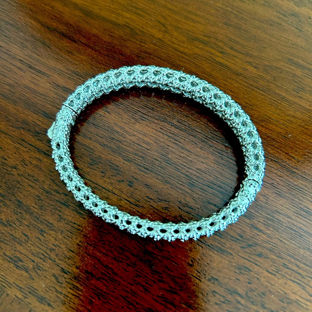 Kendra Scott bracelet